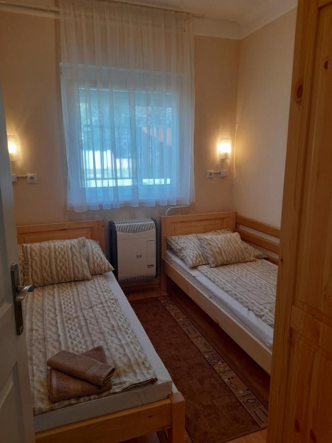Thermal Apartman Tiszafuered エクステリア 写真